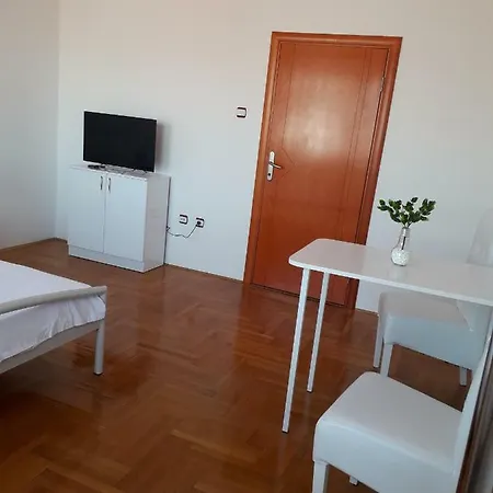 Apartman Dunja Ns 2 Novi Sad Exterior photo